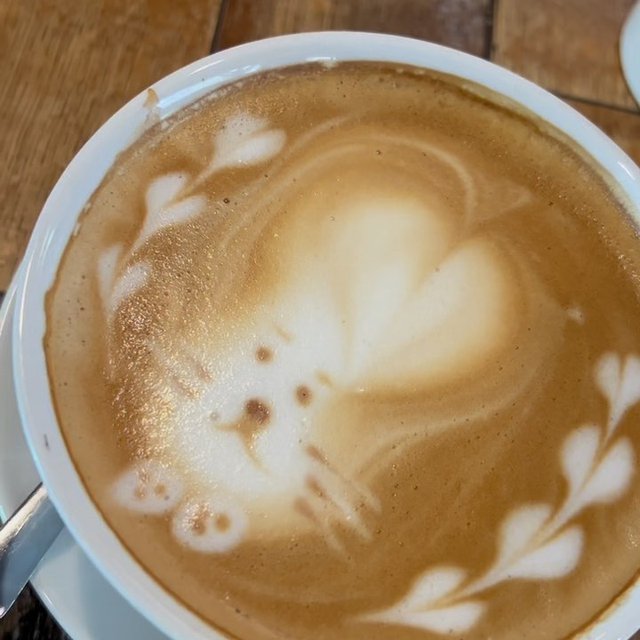 What a cute French coffee shop in DTLA with outdoor seatings. Come with me (part 2) 💛🤎

I love bringing my laptop to work in peaceful caf...