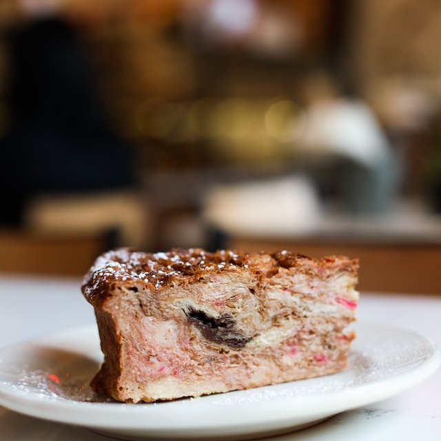 Rich, dense and flavorful: our bread pudding is the pastry you never knew you would eventually crave 🙃🧡🙃🧡 