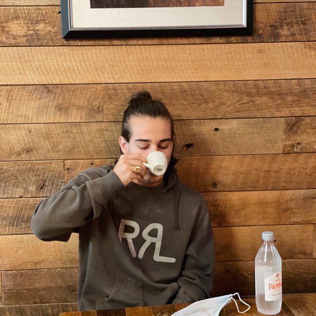 It's technically holiday today... so come relax with a good coffee 🤎 #Goodmorning #Monday #presidentsday https://t.co/zcDVVzc3O2