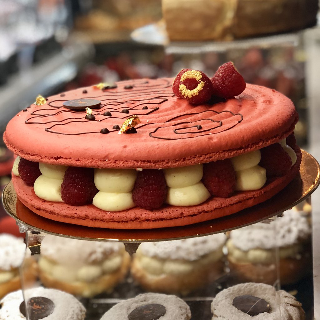 macaron cake