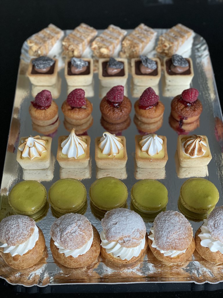 mini pastries