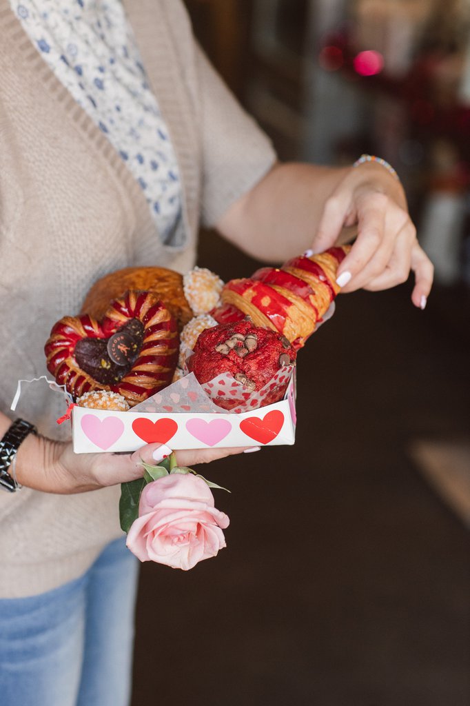 vday-pastryBoxLove