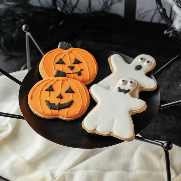 halloween-decorated-cookies
