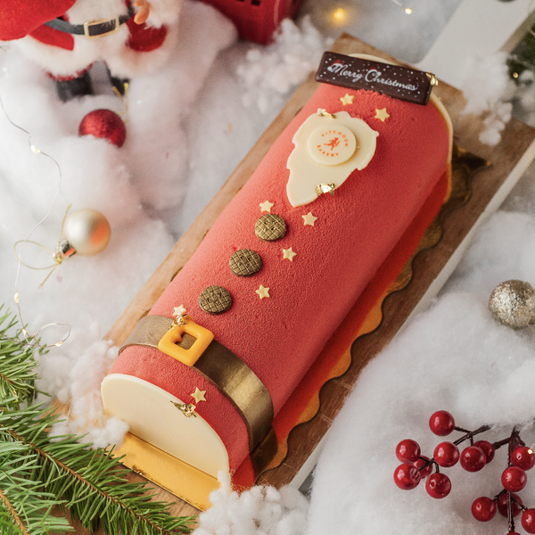 santa-red-berry-log
